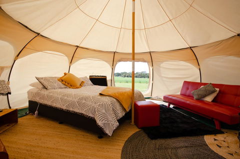 Bukirk Glamping & Fancy Coops - Accommodation Main Beach 2