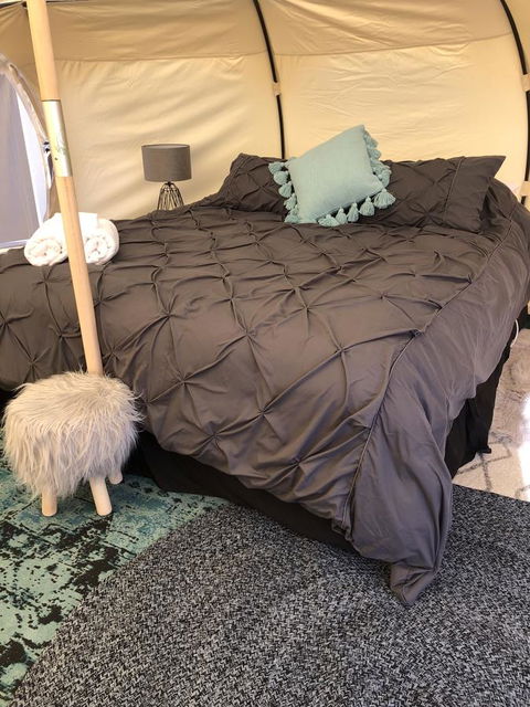 Bukirk Glamping & Fancy Coops - Accommodation Main Beach 13