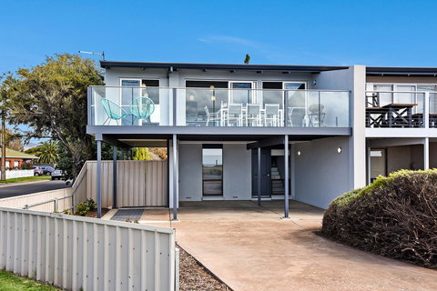 Sorrento - Aldinga Beach - Accommodation Main Beach 12