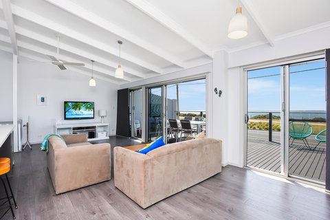 Sorrento - Aldinga Beach - Accommodation Main Beach 4