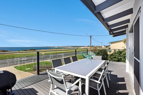 Sorrento - Aldinga Beach - Accommodation Main Beach 17