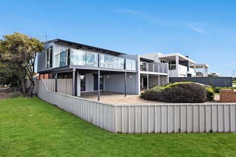 Sorrento - Aldinga Beach - Accommodation Main Beach 5