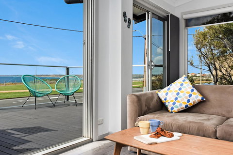 Sorrento - Aldinga Beach - Accommodation Main Beach 0