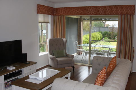 C And C Tanunda - Accommodation Main Beach 9
