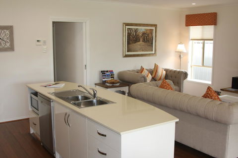 C And C Tanunda - Accommodation Main Beach 12