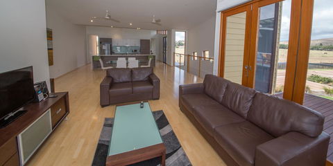 South Shores Yellowfin Villa 96 - South Shores Normanville - Accommodation Main Beach 1