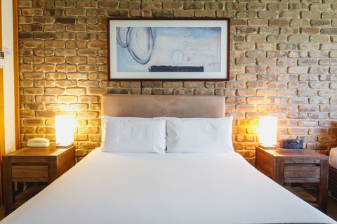 The Lodge By Manna - Accommodation Main Beach 7