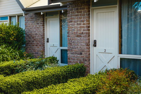 The Lodge By Manna - Accommodation Main Beach 15