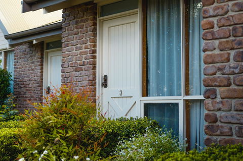 The Lodge By Manna - Accommodation Main Beach 14