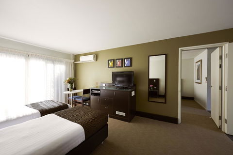 Station Motel - Accommodation Main Beach 10