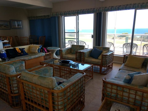 Seafront Shack - Accommodation Main Beach 12