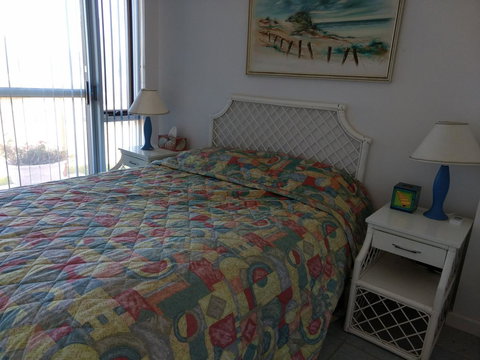 Seafront Shack - Accommodation Main Beach 5