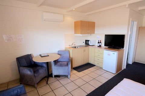 Harbour View Motel - Accommodation Main Beach 23