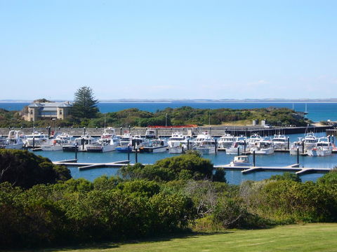 Harbour View Motel - Accommodation Main Beach 0
