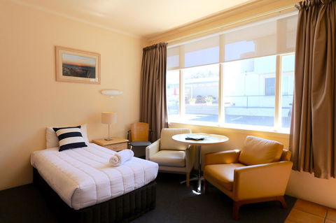 Harbour View Motel - Accommodation Main Beach 37