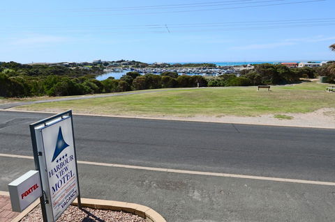 Harbour View Motel - Accommodation Main Beach 9