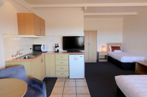 Harbour View Motel - Accommodation Main Beach 27