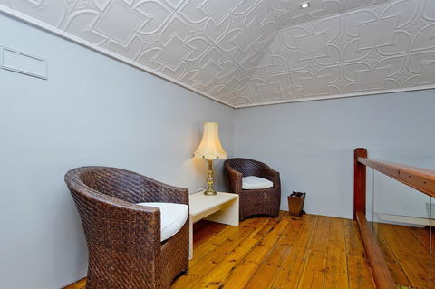 Druids Hall - Accommodation Main Beach 3