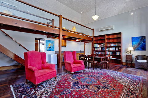 Druids Hall - Accommodation Main Beach 1