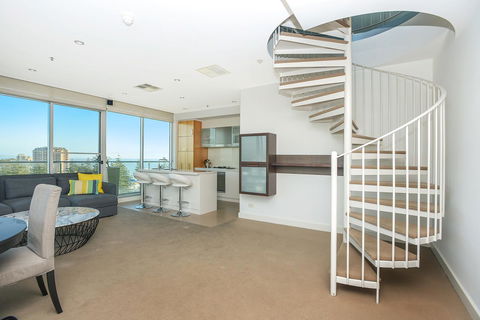 Glenelg Skyline Penthouse - Accommodation Main Beach 18