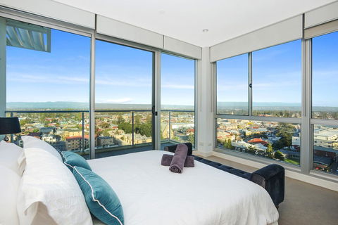 Glenelg Skyline Penthouse - Accommodation Main Beach 43