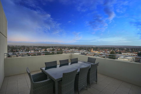 Glenelg Skyline Penthouse - Accommodation Main Beach 34