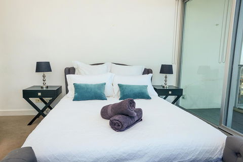 Glenelg Skyline Penthouse - Accommodation Main Beach 20