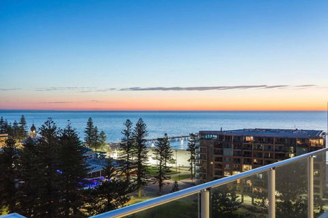 Glenelg Skyline Penthouse - Accommodation Main Beach 32