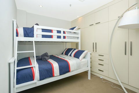 Glenelg Skyline Penthouse - Accommodation Main Beach 44