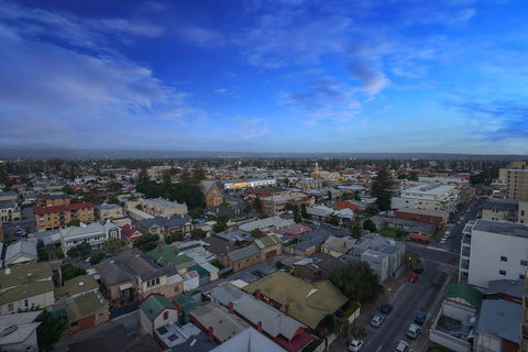 Glenelg Skyline Penthouse - Accommodation Main Beach 26