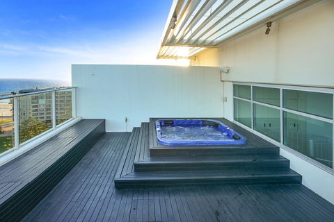 Glenelg Skyline Penthouse - Accommodation Main Beach 15