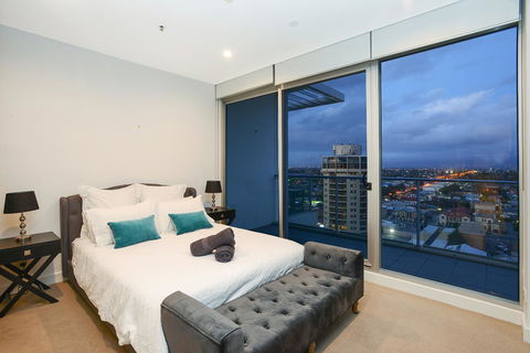 Glenelg Skyline Penthouse - Accommodation Main Beach 33