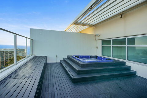 Glenelg Skyline Penthouse - Accommodation Main Beach 16