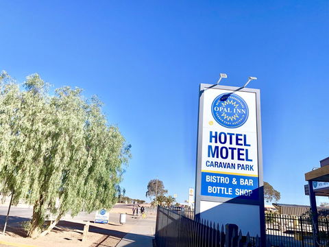 Opal Inn Hotel, Motel, Caravan Park - Accommodation Main Beach 38