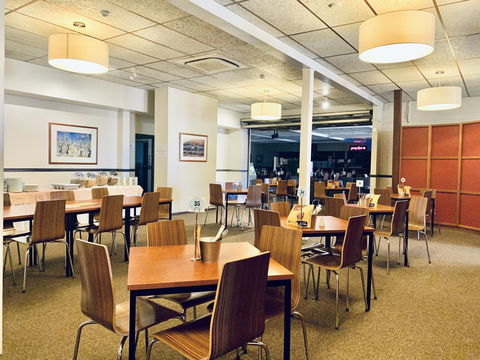 Opal Inn Hotel, Motel, Caravan Park - Accommodation Main Beach 24