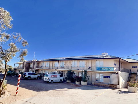 Opal Inn Hotel, Motel, Caravan Park - Accommodation Main Beach 36