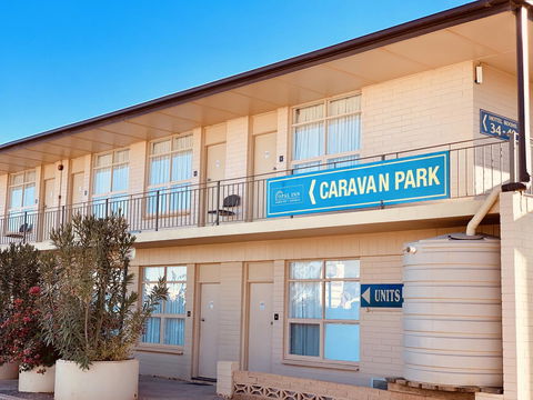 Opal Inn Hotel, Motel, Caravan Park - Accommodation Main Beach 34