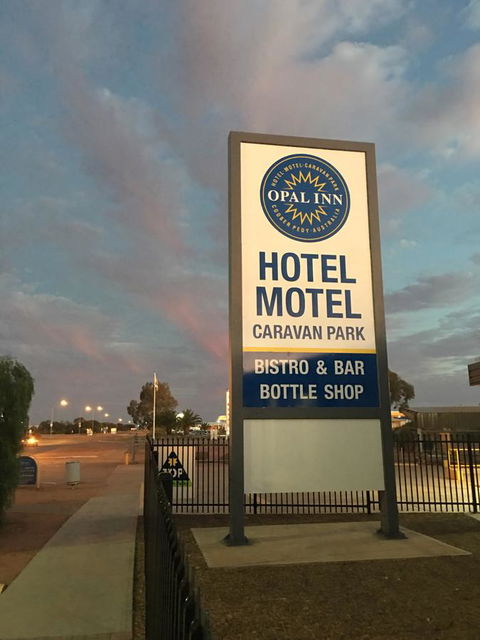 Opal Inn Hotel, Motel, Caravan Park - Accommodation Main Beach 0
