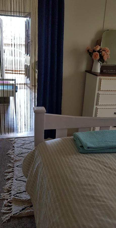 Sinclair Cottage - Accommodation Main Beach 2