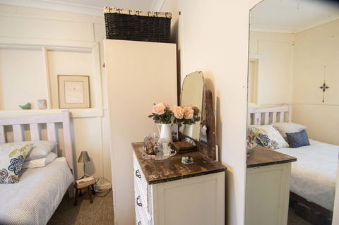 Sinclair Cottage - Accommodation Main Beach 19