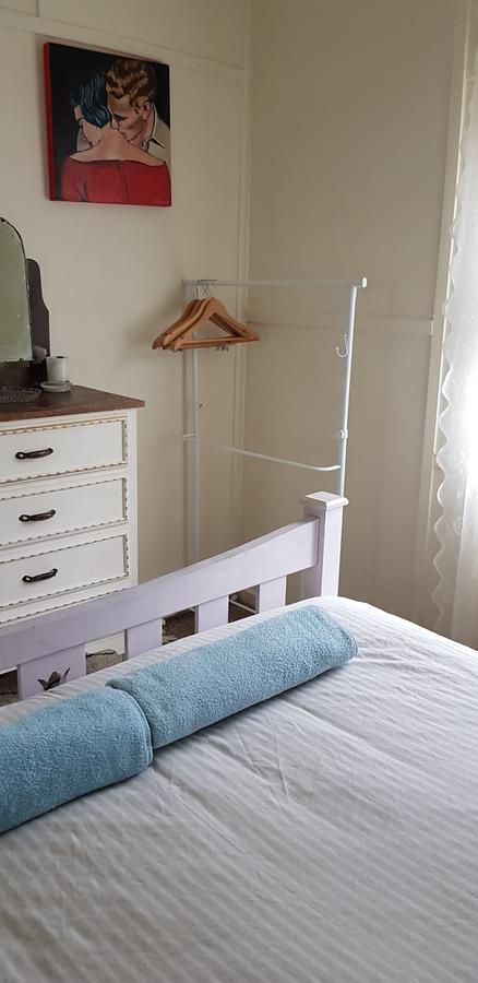 Sinclair Cottage - Accommodation Main Beach 1