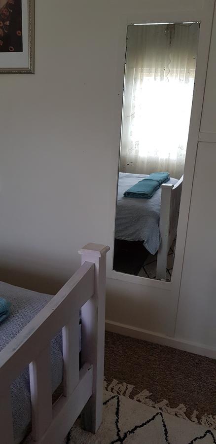 Sinclair Cottage - Accommodation Main Beach 13