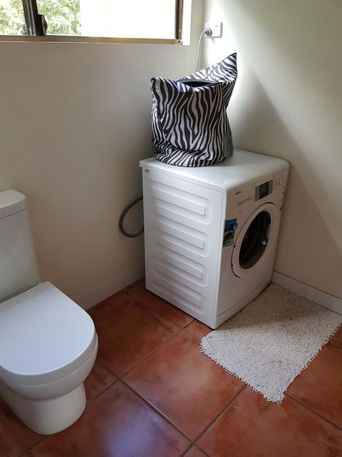 Sinclair Cottage - Accommodation Main Beach 17