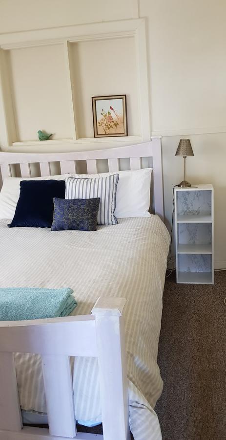 Sinclair Cottage - Accommodation Main Beach 4