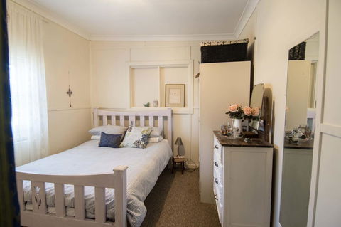 Sinclair Cottage - Accommodation Main Beach 20