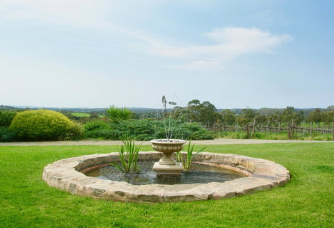 Scobie Lane Retreat - Accommodation Main Beach 2