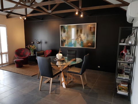 Irongate Studio B&B - Accommodation Main Beach 0