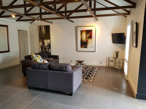 Irongate Studio B&B - Accommodation Main Beach 9