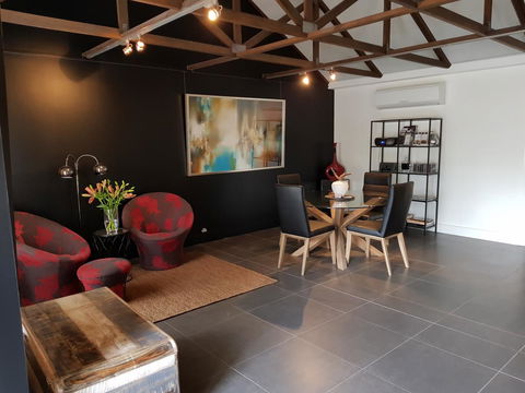 Irongate Studio B&B - Accommodation Main Beach 2