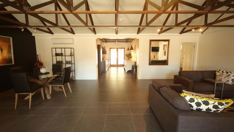 Irongate Studio B&B - Accommodation Main Beach 1